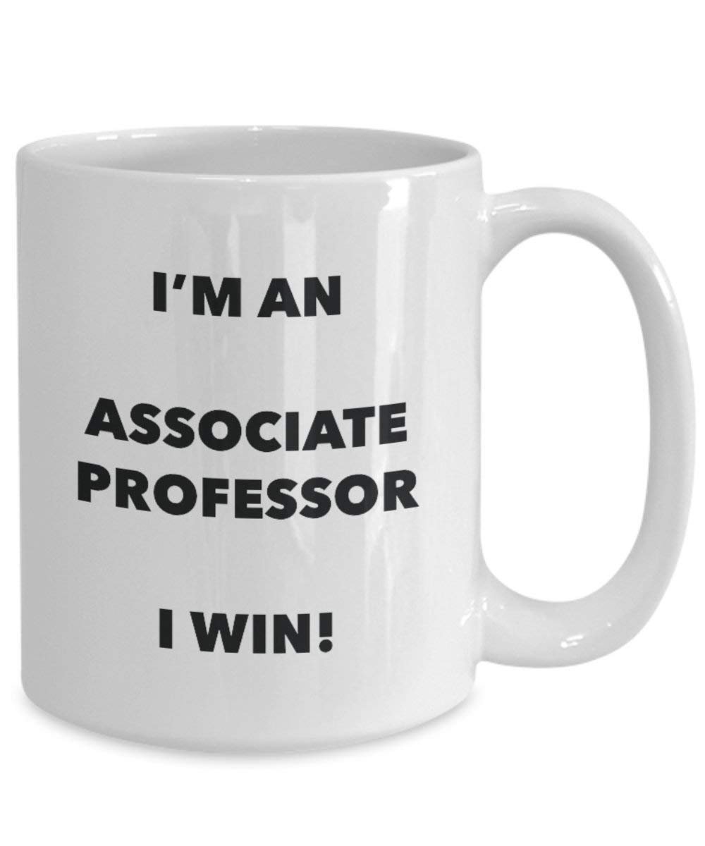associate Professor mug – I' m An associate Professor i Win. – Funny Coffee Cup – novelty Birthday Christmas GAG regalo idea 11oz Infradito colorati estivi, con finte perline