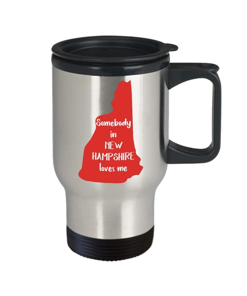 New Hampshire tazza da viaggio – Somebody in New Hampshire Loves Me divertente Tea Hot Cocoa isolato tumbler – Novità compleanno Natale anniversario GAG GIF