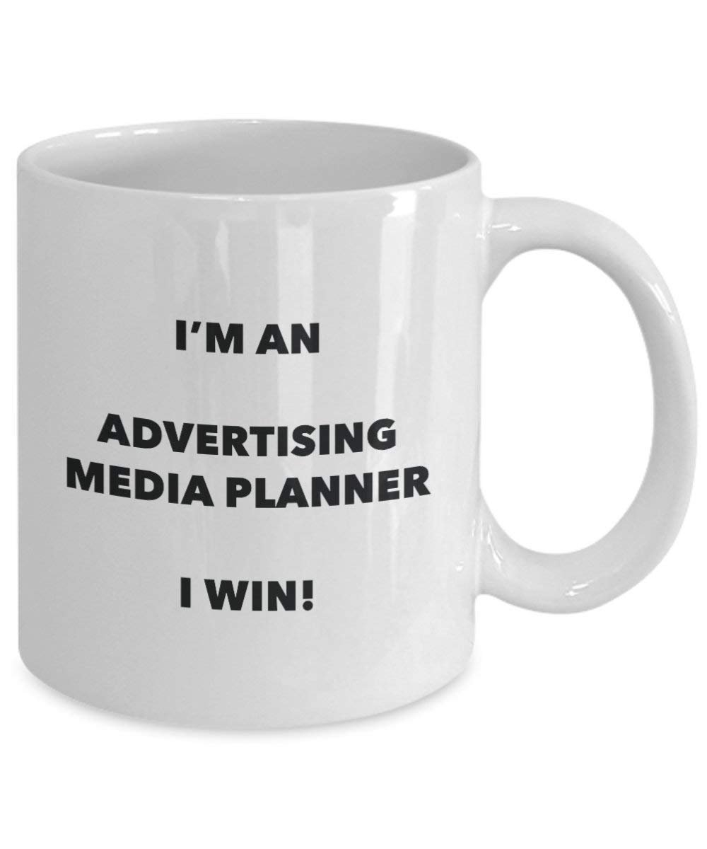 Werbung Media Planer Tasse – Ich bin ein Werbung Media Planer I Win. – Funny Kaffeetasse – Neuheit Geburtstag Weihnachten Gag Geschenke Idee 11oz weiß