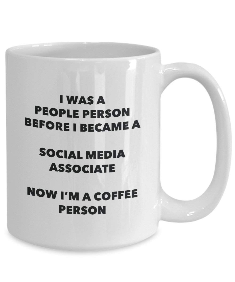 Social Media Associate Kaffee Person Tasse – Funny Tee Kakao-Tasse – Geburtstag Weihnachten Kaffee Lover Cute Gag Geschenke Idee 15oz weiß
