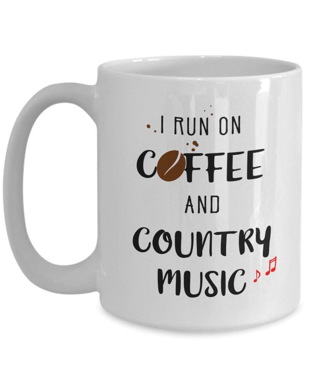 Läuft auf Kaffee und Country Music Tasse – Funny Tee Hot Cocoa Kaffeetasse – Neuheit Geburtstag Weihnachten Jahrestag Gag Geschenke Idee