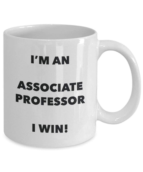 associate Professor mug – I' m An associate Professor i Win. – Funny Coffee Cup – novelty Birthday Christmas GAG regalo idea 11oz Infradito colorati estivi, con finte perline