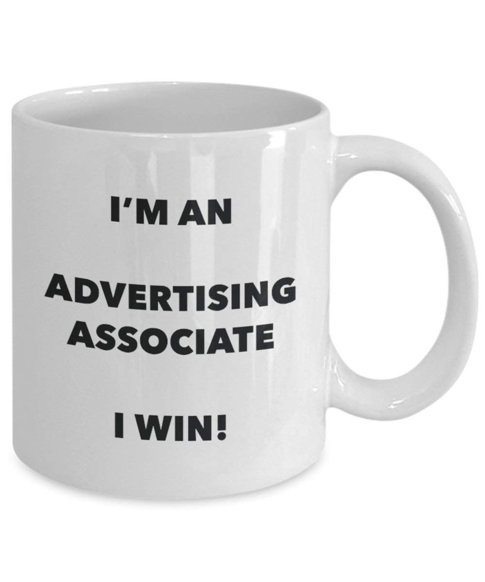 Werbung Associate Tasse – Ich bin ein Werbung Associate I Win. – Funny Kaffeetasse – Neuheit Geburtstag Weihnachten Gag Geschenke Idee 11oz weiß