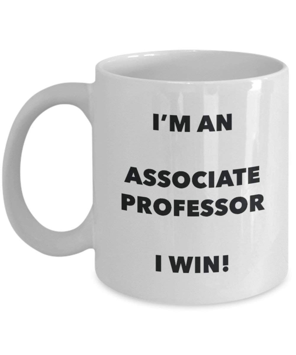 associate Professor mug – I' m An associate Professor i Win. – Funny Coffee Cup – novelty Birthday Christmas GAG regalo idea 11oz Infradito colorati estivi, con finte perline