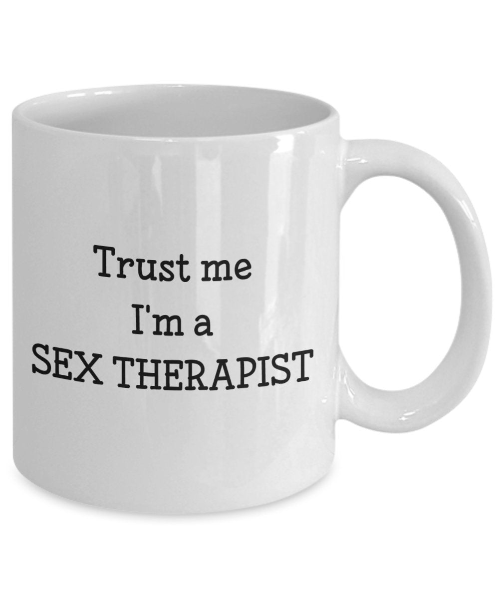 Lustige Teetasse mit Aufschrift"Trust Me I'm a Sex Therapist", Geschenkidee für Geburtstag, Weihnachten, Jahrestag, Gag