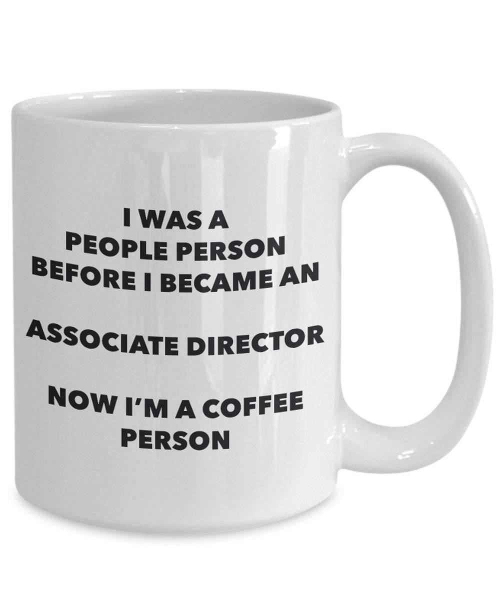 Associate Regisseur Kaffee Person Tasse – Funny Tee Kakao-Tasse – Geburtstag Weihnachten Kaffee Lover Cute Gag Geschenke Idee