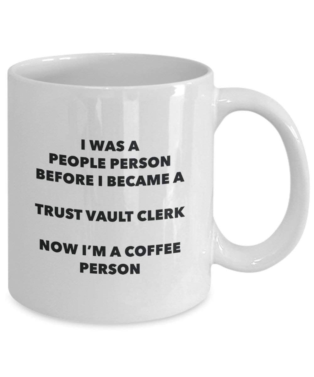 Trust Vault Clerk Kaffee Person Tasse – Funny Tee Kakao-Tasse – Geburtstag Weihnachten Kaffee Lover Cute Gag Geschenke Idee