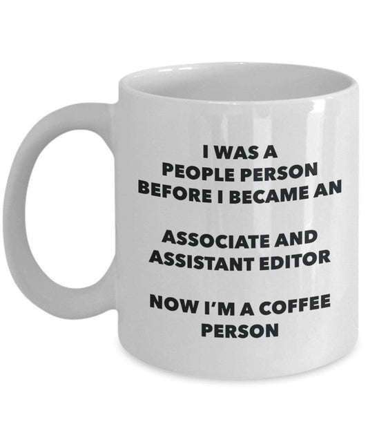 Associate und Assistant Editor Kaffee Person Tasse – Funny Tee Kakao-Tasse – Geburtstag Weihnachten Kaffee Lover Cute Gag Geschenke Idee