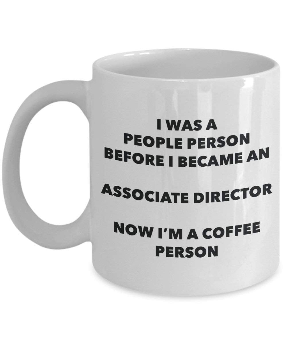 Associate Regisseur Kaffee Person Tasse – Funny Tee Kakao-Tasse – Geburtstag Weihnachten Kaffee Lover Cute Gag Geschenke Idee