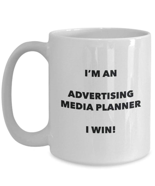 Werbung Media Planer Tasse – Ich bin ein Werbung Media Planer I Win. – Funny Kaffeetasse – Neuheit Geburtstag Weihnachten Gag Geschenke Idee 11oz weiß